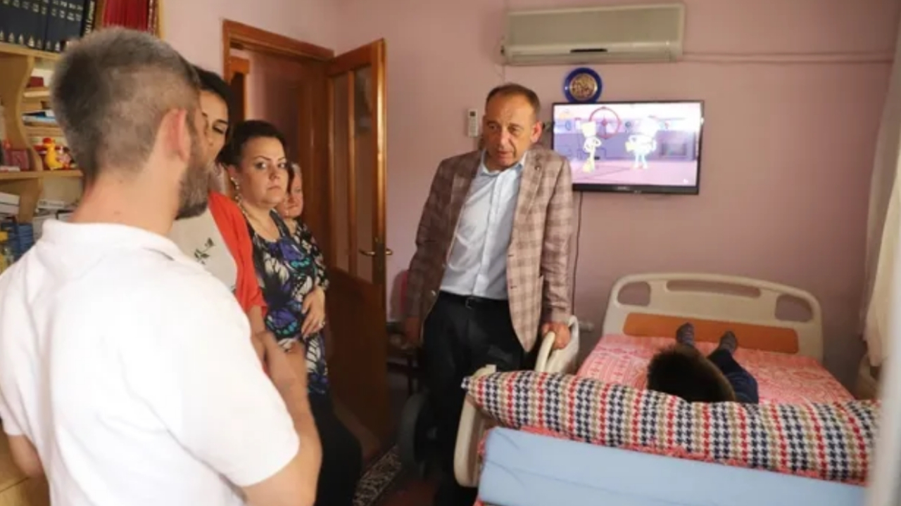 Manisa'da Başkan Çetin Akın’dan engelli Tekin Can’a yardım eli