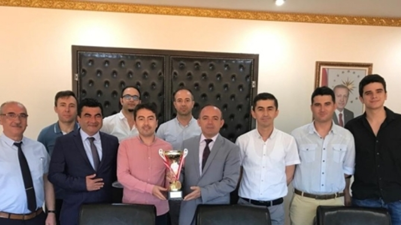 Balıkesir'de Kaymakam Hüseyin Öner, şampiyonları ağırladı
