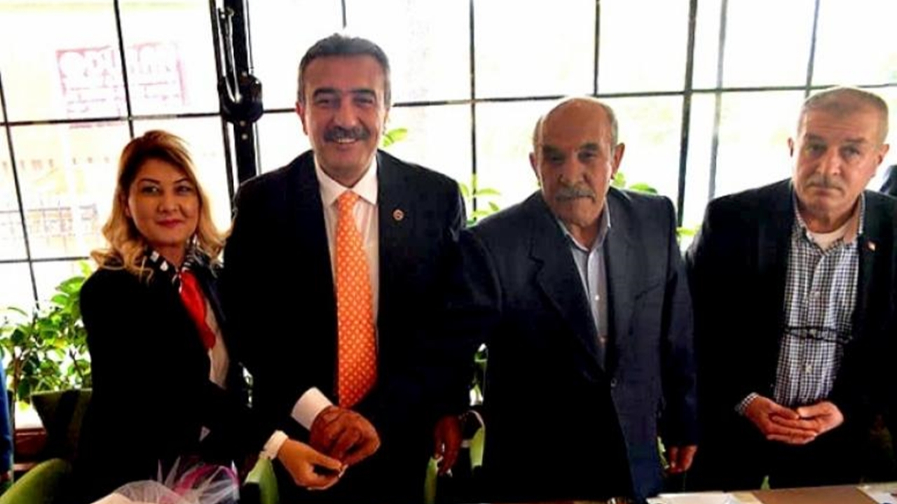 Adana'da Başkan Soner Çetin, iftarda muhtarlarla buluştu