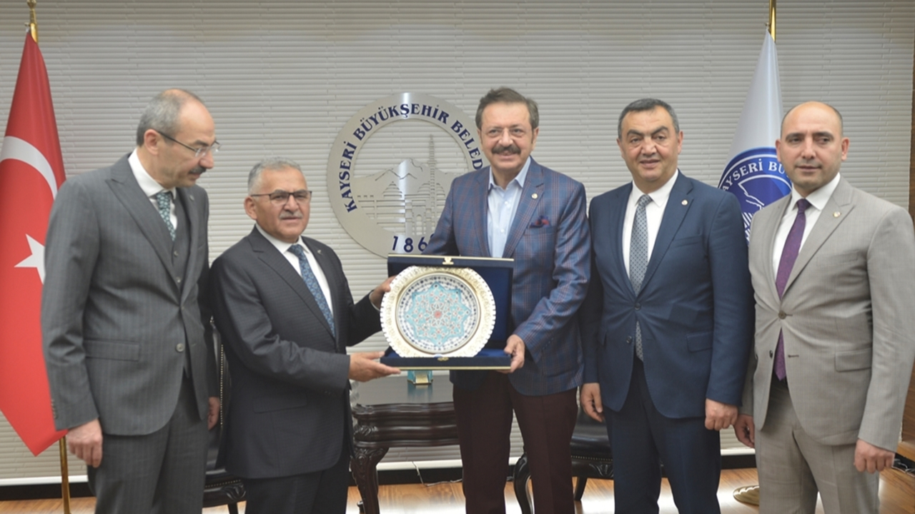 Kayseri'de Rıfat Hisarcıklıoğlu’ndan Başkan Memduh Büyükkılıç’a hayırlı olsun ziyareti