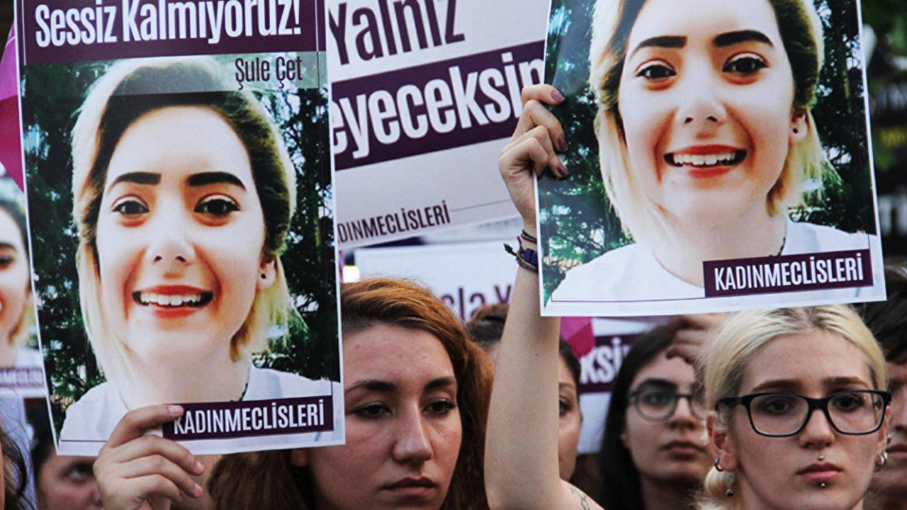 Ekşi Sözlük'teki 'Şule Çet' başlığına engel!
