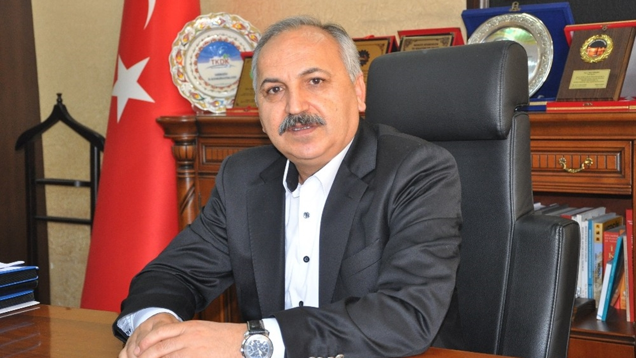 Mersin'de Talat Dinçer: ’Bayram alışverişinde yerel esnaf tercih edilmeli”