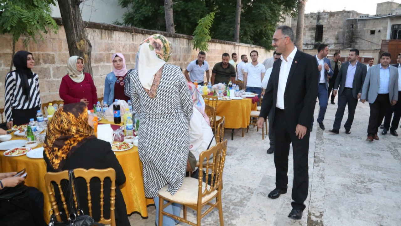 Şanlıurfa'da Başkan Mehmet Kuş teşkilat üyeleriyle iftar yaptı