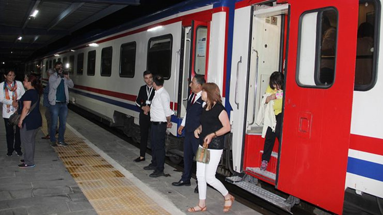 "Turistik Doğu Ekspresi" Erzurum'a ulaştı!