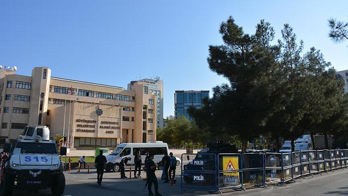 Diyarbakır Büyükşehir Belediyesinde 3 gözaltı