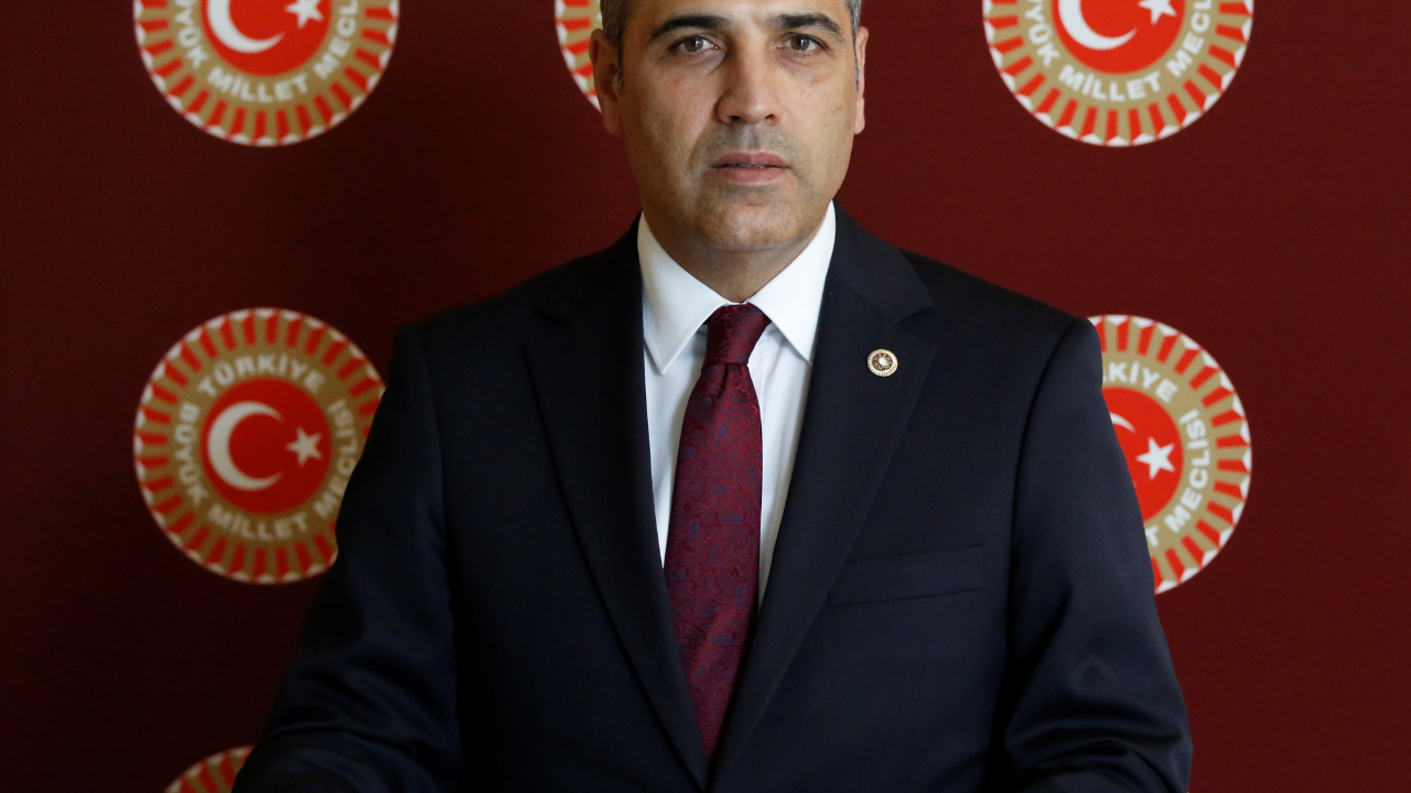 Balıkesir'de CHP'li Fikret Şahin: Sigara tüketimi yüzde 12 oranında düştü