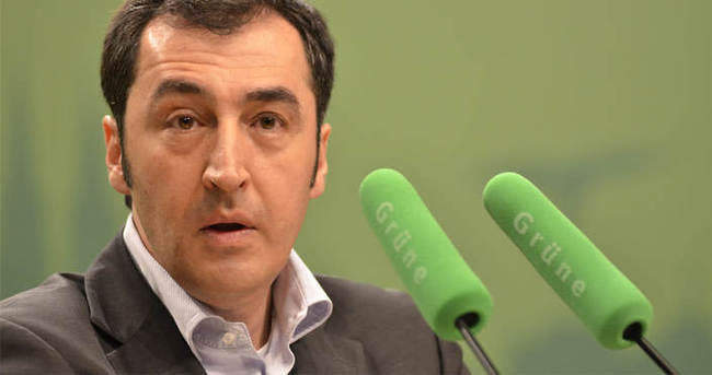 Türk asıllı Alman vekil Cem Özdemir'den küstah Türkiye açıklaması