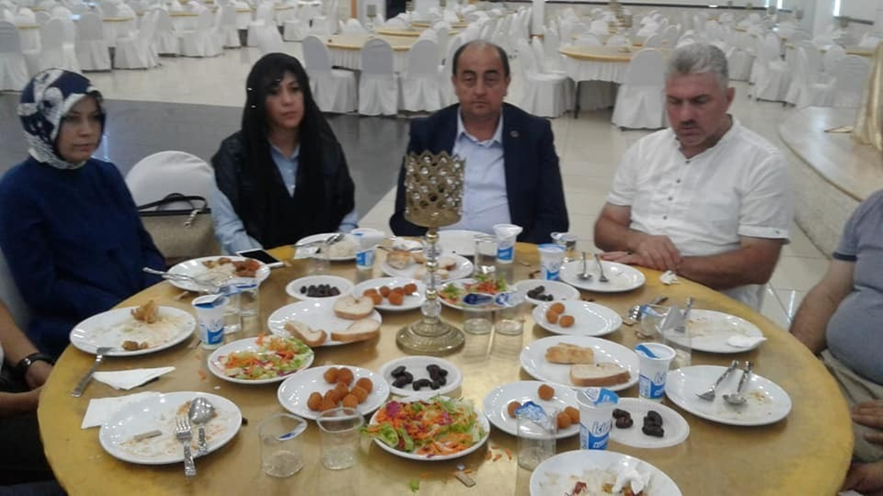 Zonguldak'ta Gökhan Demirtaş belediye personelleri ile iftarda buluştu