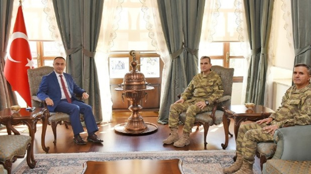 Kilis'te Vali Recep Soytürk komutanlar ile bir araya geldi