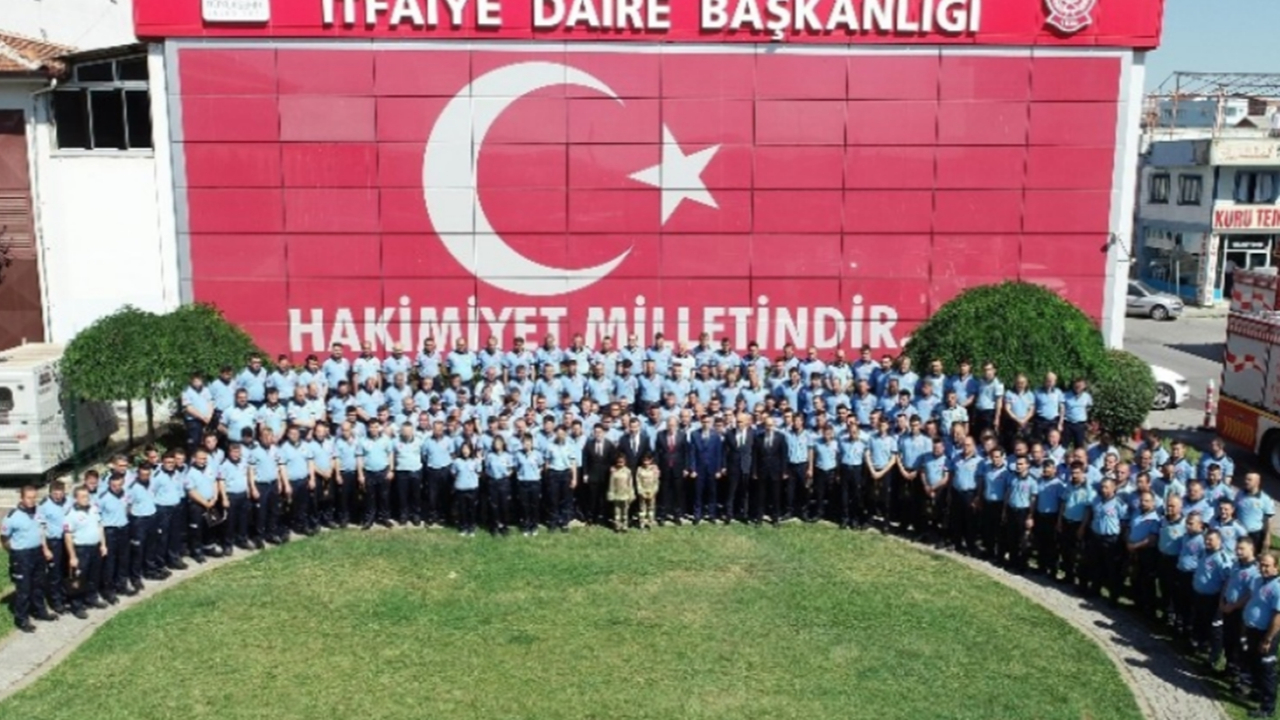 Balıkesir'de Başkan Yücel Yılmaz, personel ile bayramlaştı
