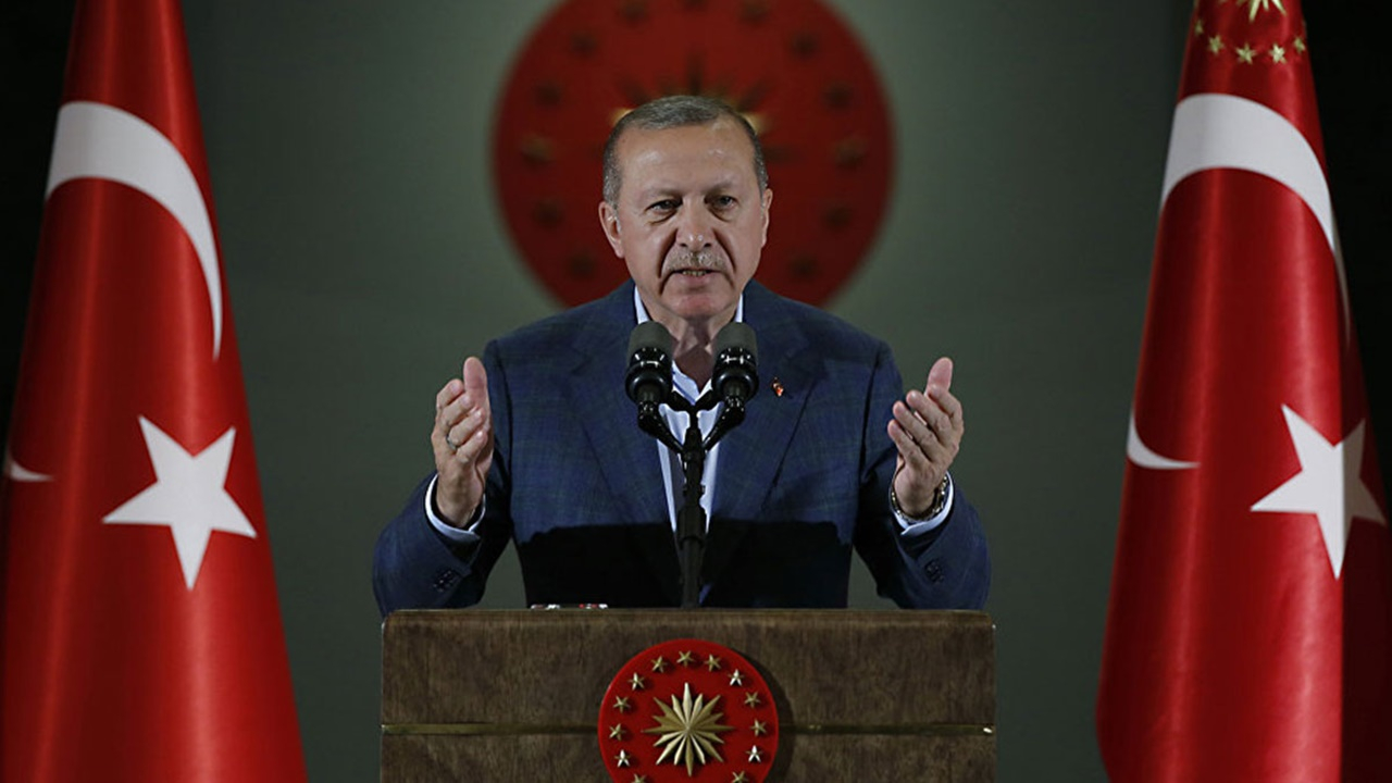 300 bin kişiyle Enderun Teravihi...