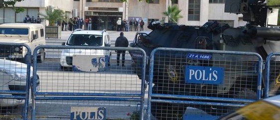 Cumali Atilla göreve yoğun güvenlik önlemleri altında başladı