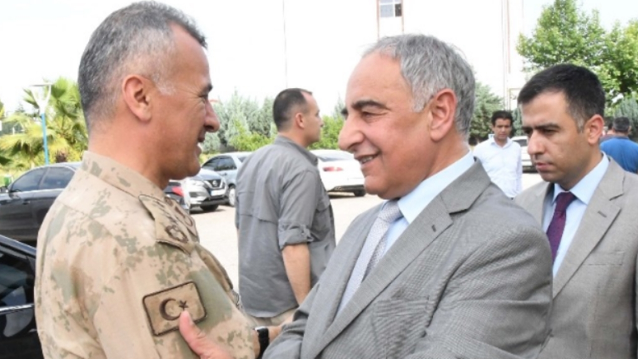Adıyaman'da Albay Ercan Atasoy Rektör Turgut ile bir araya geldi