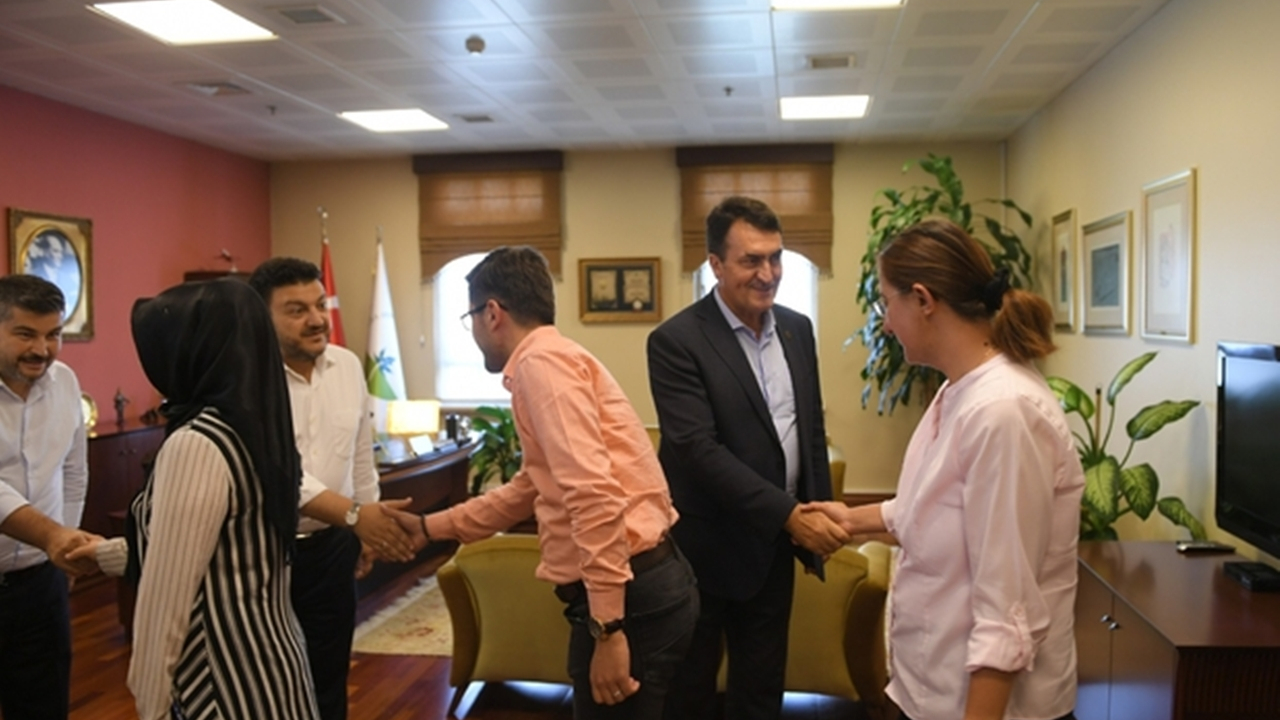 Bursa'da Başkan Mustafa Dündar personel ile bayramlaştı