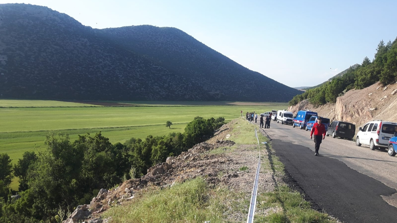 Cesedi el ve ayakları bağlı halde bulundu...