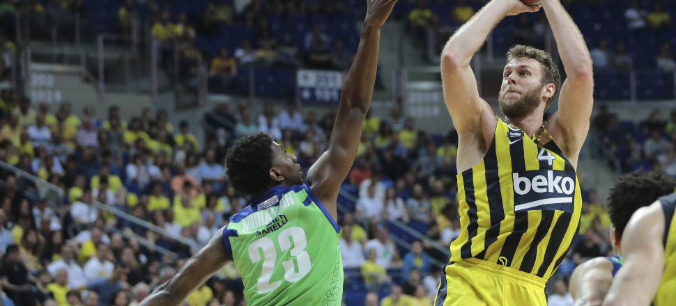 Fenerbahçe Beko seride 1-0 öne geçti!
