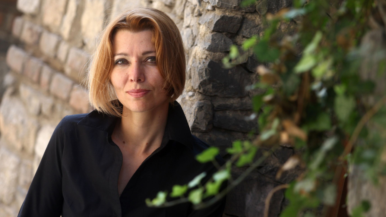 Elif Şafak üzerinden Türkiye'ye karalama!