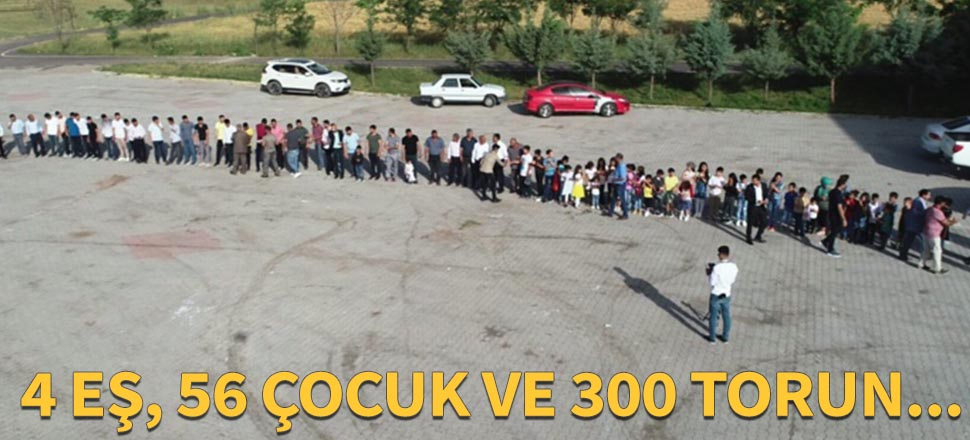300 torunu ile böyle bayramlaştı!