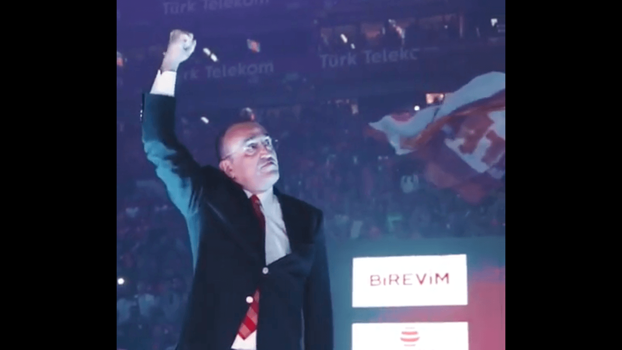 "Galatasaray'a hizmet etmek büyük bir aşktır"