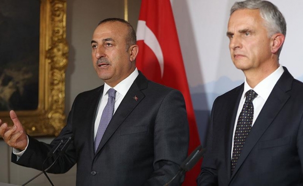 Bakan Çavuşoğlu: Ya teröristleri iade edin ya da...