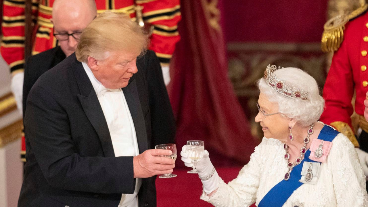 II. Elizabeth'ten Trump onuruna akşam yemeği!