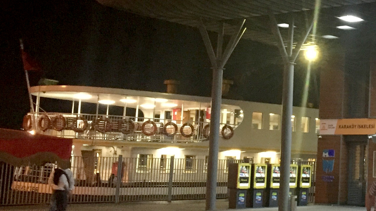 Kadıköy-Eminönü vapurunda silah sesleri!
