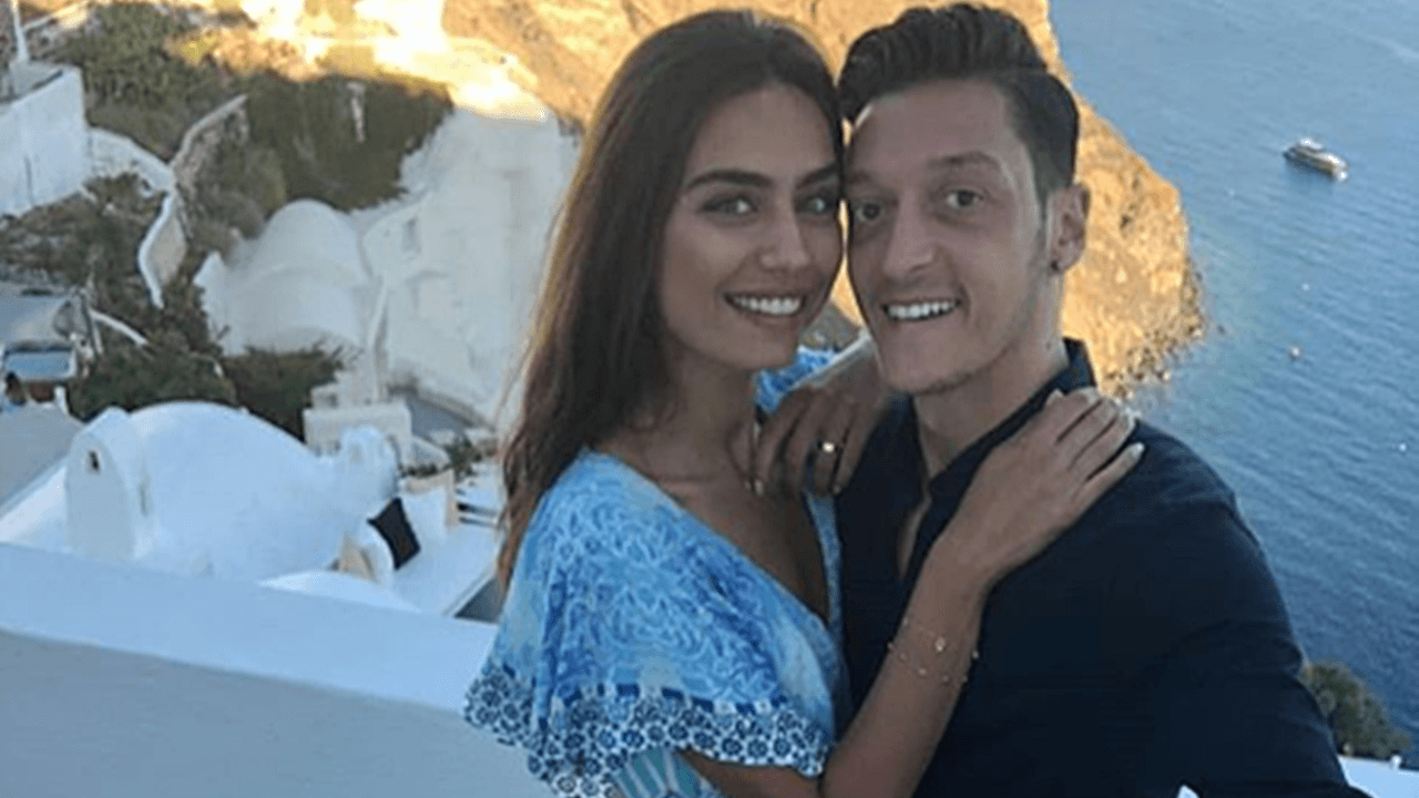Mesut Özil ve Amine Gülşe'den duyarlı davranış!