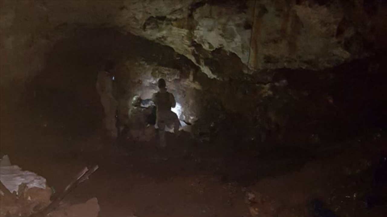 Tunceli'de mağarada kıstırılan 5 kadın terörist öldürüldü!