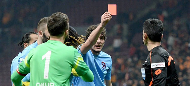Hakem Deniz Ateş Bitnel'den inanılmaz itiraf: Trabzonspor'a oyun oynandı!
