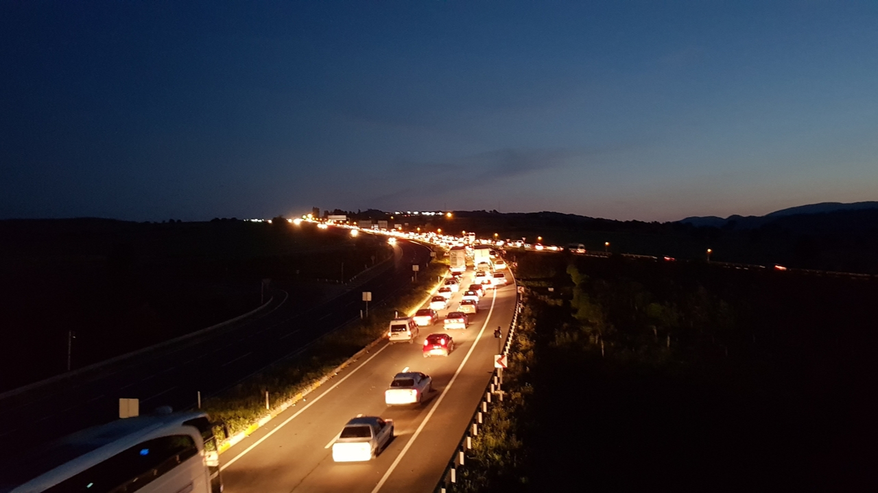 İstanbul'a doğru yola çıktılar...