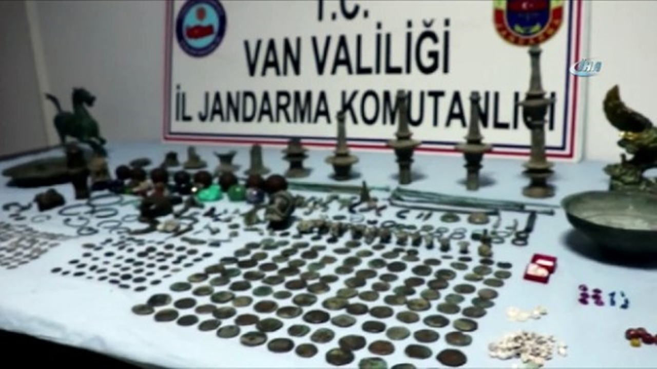 Van’da tarihi eser baskını