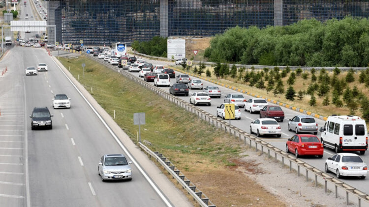 Dönüş yolunda yoğunluk!