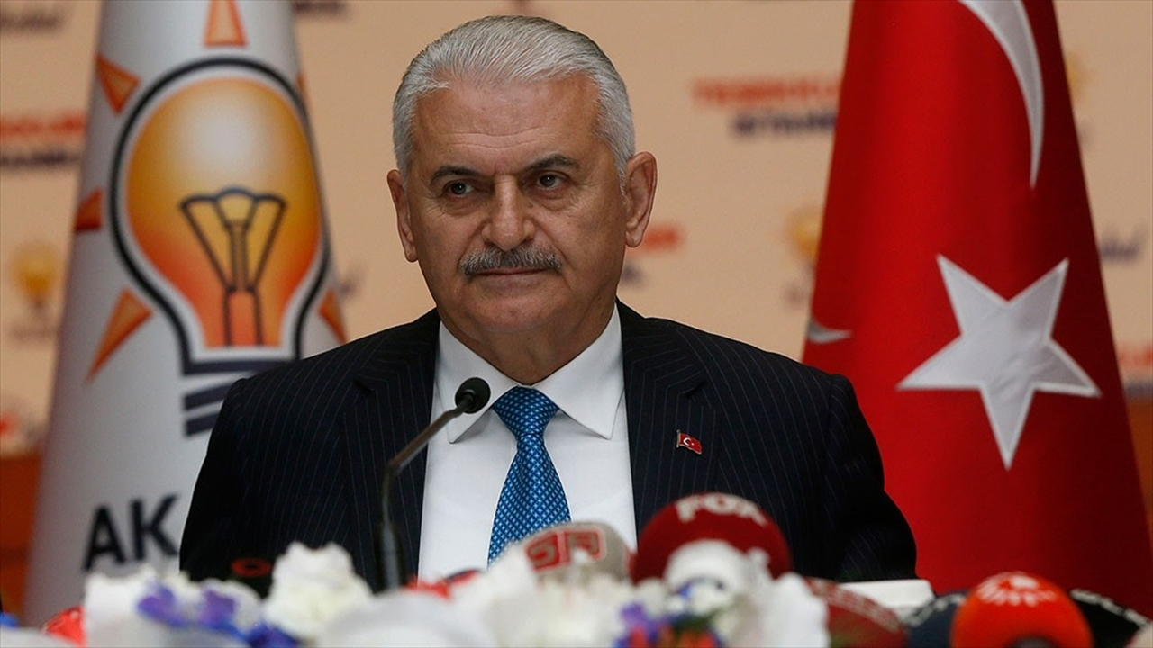 Binali Yıldırım'dan Uğur Dündar'ın kararına ilk yorum...