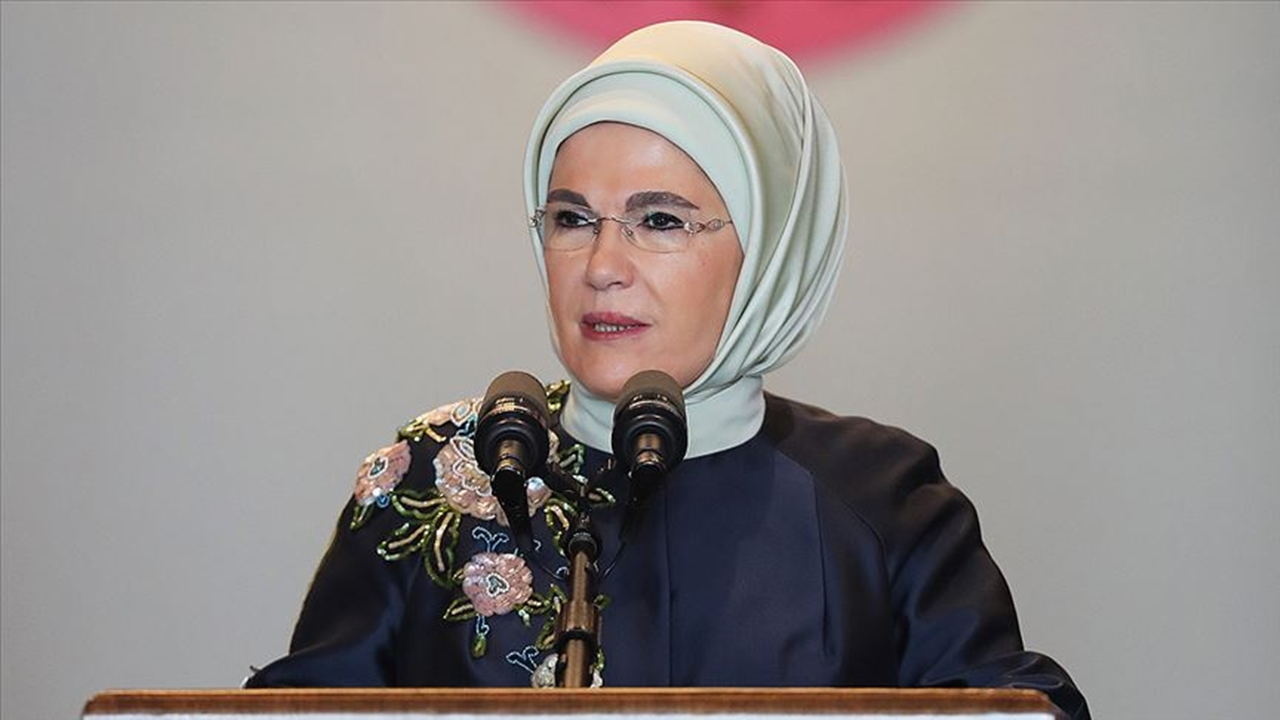 Emine Erdoğan tatil sezonu için vatandaşlara uyarı yaptı!