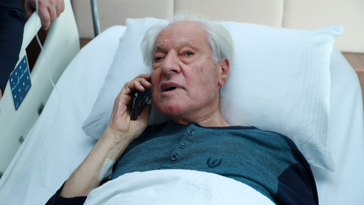 Erdoğan'dan Pakdil'e geçmiş olsun telefonu!
