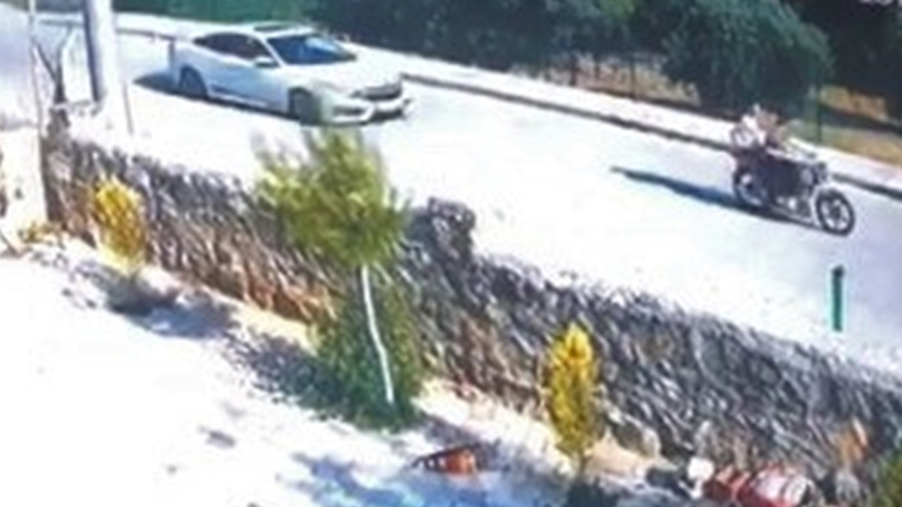 Motosikletli çocukları dakikalarca kovalayıp çarptı!
