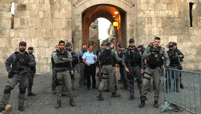 İsrail polisi Müslümanlara böyle saldırdı...