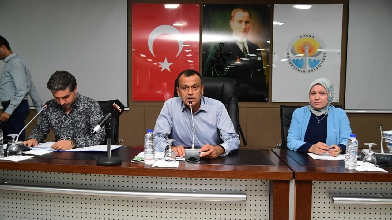 Adana'da CHP’li Zeydan Yüksel: “Göç gide gide düzelir”