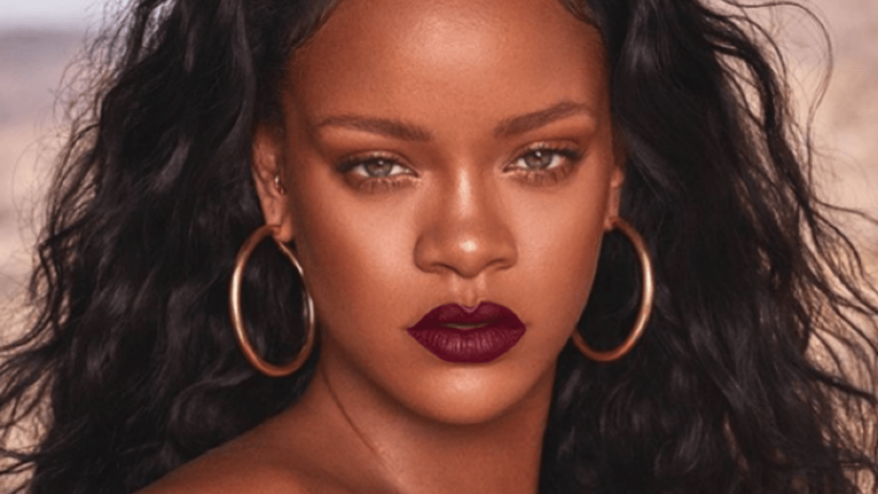 Rihanna'ya övgü yağıyor!