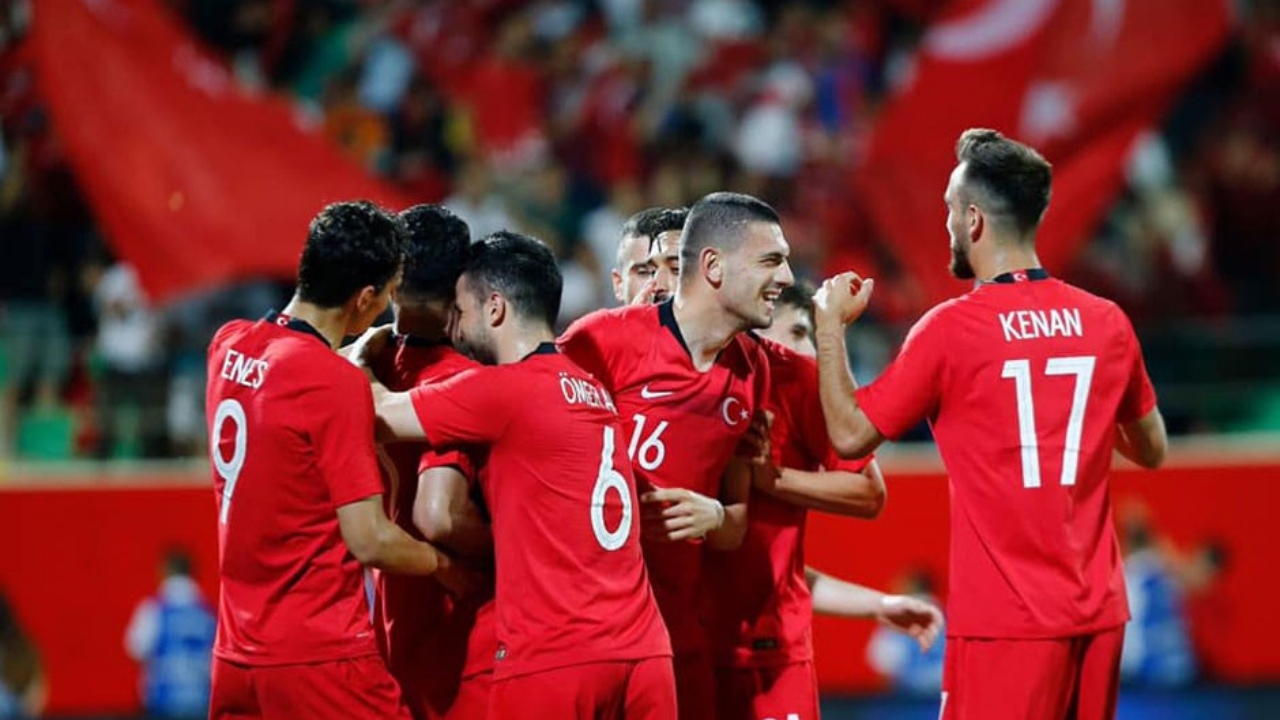 Şenol Güneş, İzlanda maçı 11'ini belirledi!