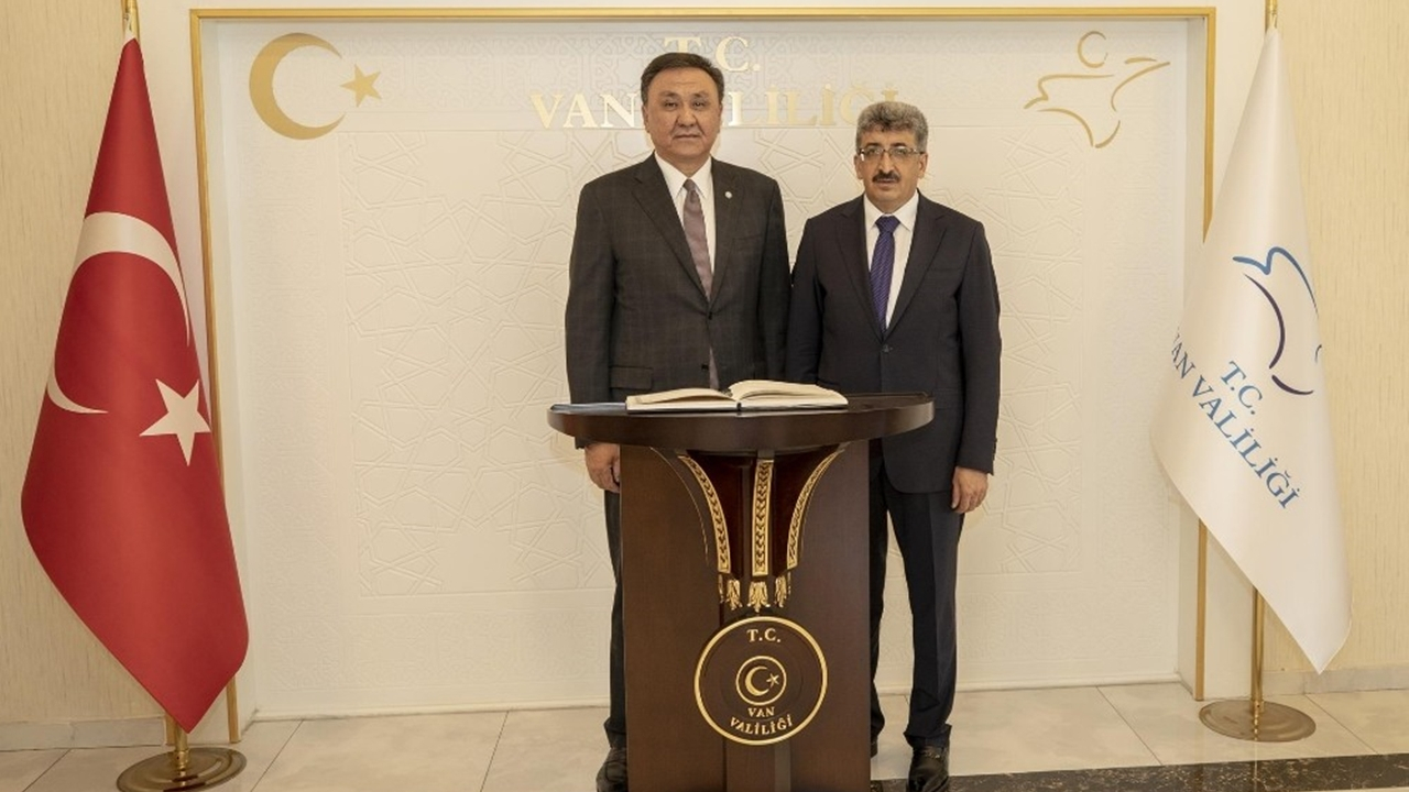 Van'da Kırgız Büyükelçisi Omuraliyev’den Vali Mehmet Emin Bilmez’e ziyaret