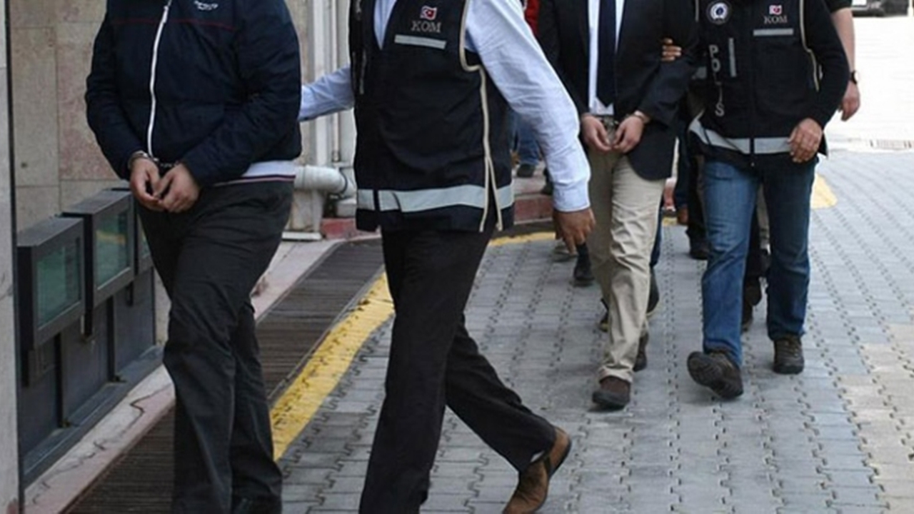Bursa'da uyuşturucu baskını: 10 gözaltı
