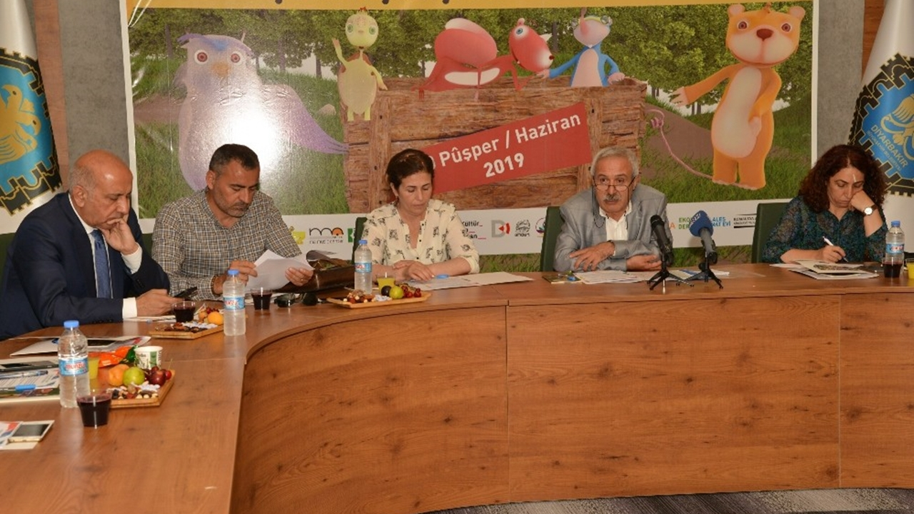 Diyarbakır'da Selçuk Mızraklı: "Çocuk eksenli çalışmalar çoğaltılacak"