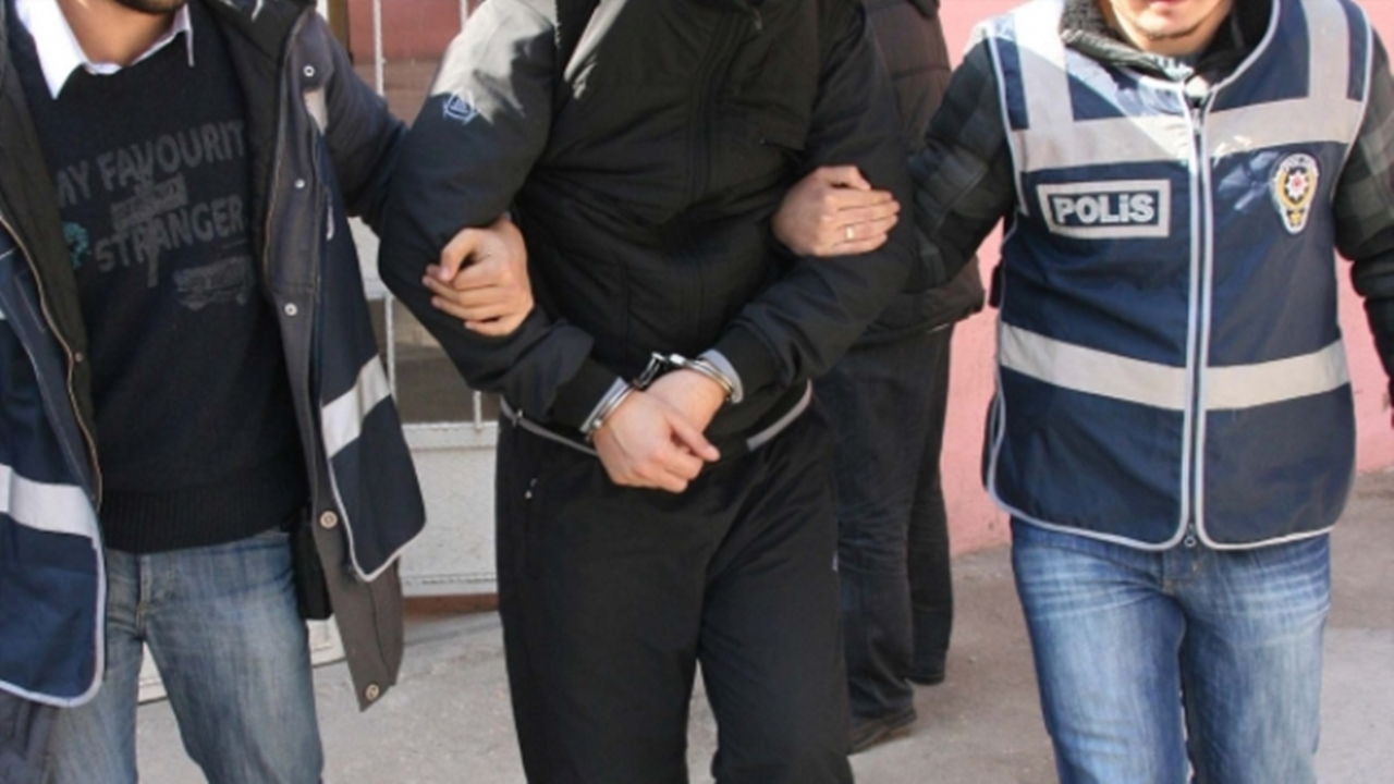 Elazığ merkezli FETÖ baskını: 3 gözaltı