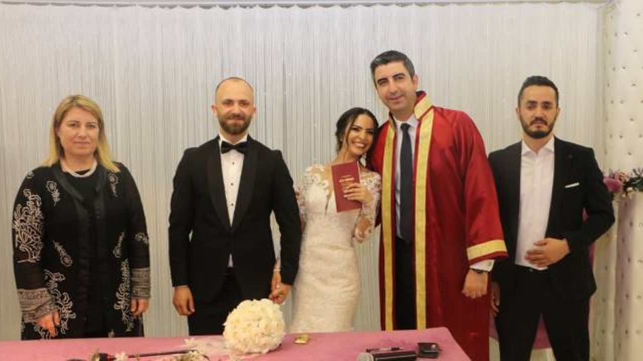 İstanbul'da Başkan Gökhan Yüksel, şehit yakınının nikahını kıydı