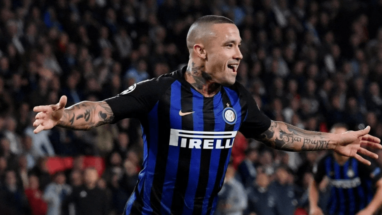 Radja Nainggolan aşkı yine alevlendi!
