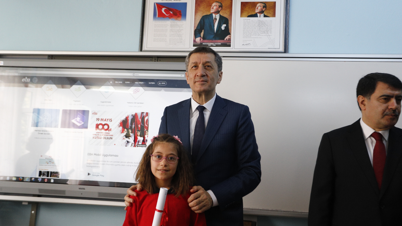 Ankara'da Bakan Ziya Selçuk: Tatil, ekran karşısında yaşanacak bir hadise değil