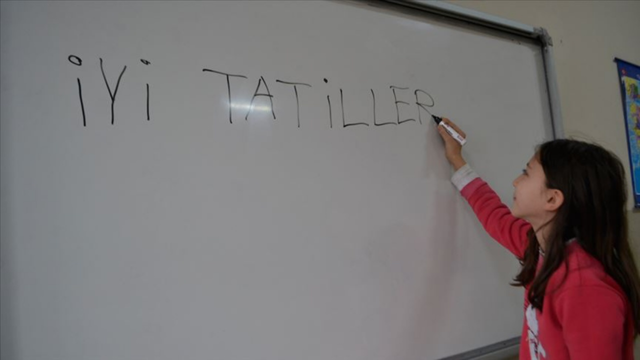 18 milyon öğrenci bugün tatile çıkıyor...