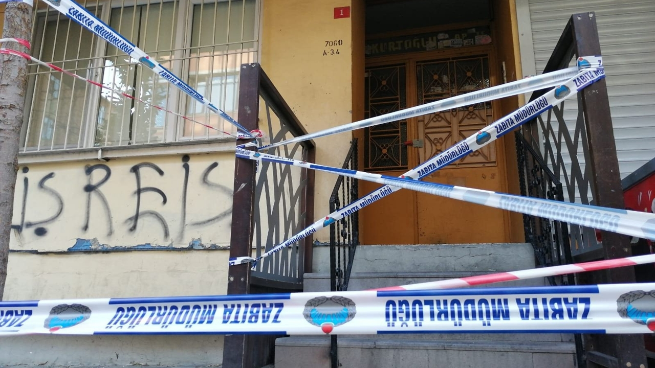 Güngören'de 6 katlı bina tahliye edildi...