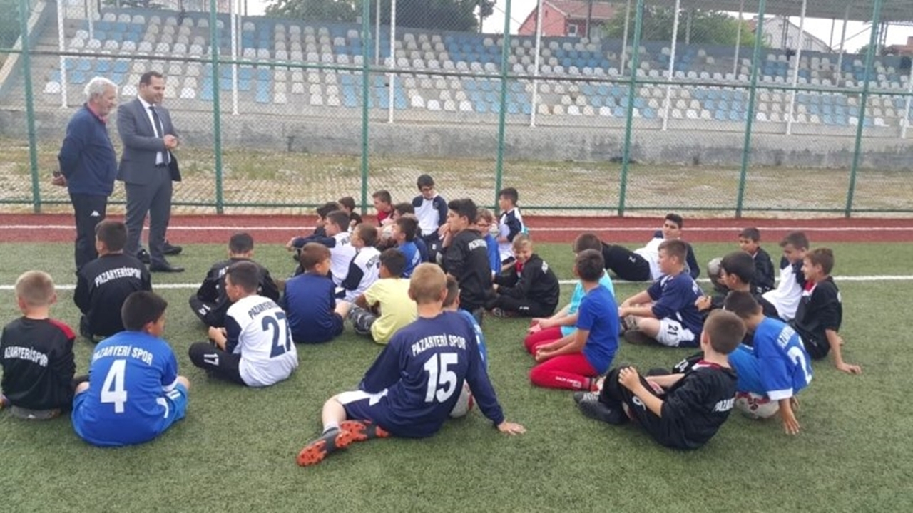 Bilecik'te Kaymakam Oray Güven’den futbol okuluna ziyaret